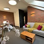 Loft Grojec Apartment