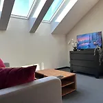 Loft Grojec Apartment *