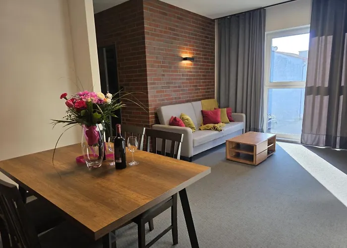 Loft Grojec شقة *